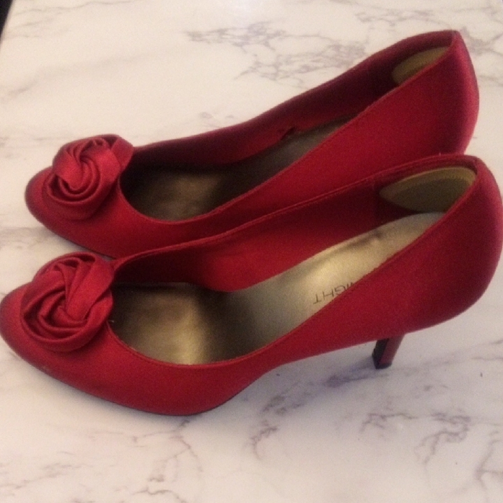 FIONI Night Heels - Vibrant Red Satin Heels - Picture 7 of 10